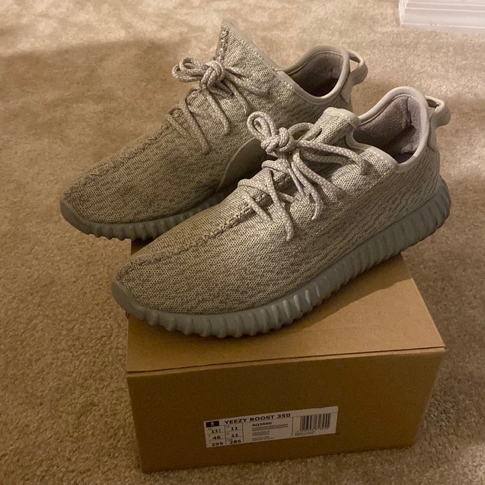 YZY 350 V1 moonrock